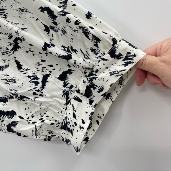 Fifteen Twenty Flowy Black White Print Oversized Off The Shoulder Blouse Size S - Picture 3 of 7